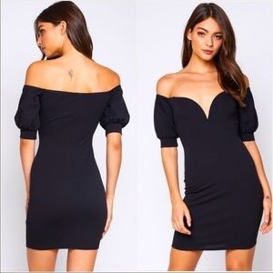 Blue Blush Cold-Shoulder Bodycon Black Cocktail Dress